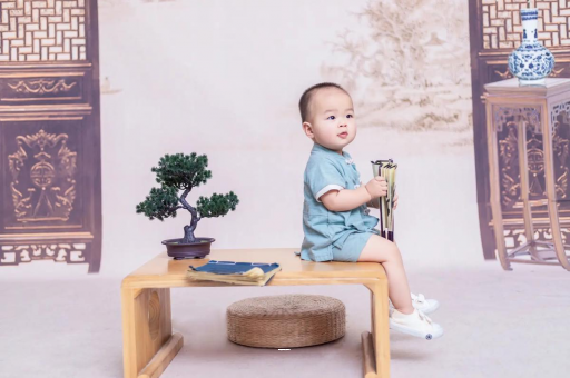 清徐四个月宝宝可以坐着吗 清徐四个月宝宝可以坐着吗